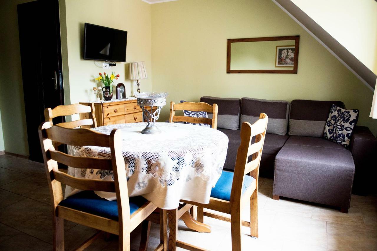 Cztery Pory Roku Apartment Uniejow Luaran gambar